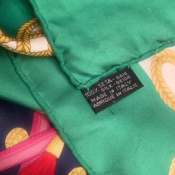 Celine scarf - Picture 10 of 13